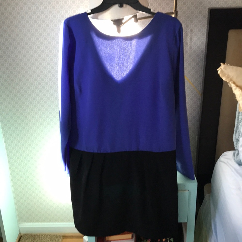 BCBG Blue & black button v-neck back mini dress.